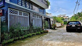 Donald Service Apartment