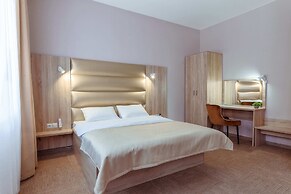 Cronwell Nika Center