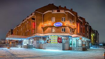 Cronwell Nika Center