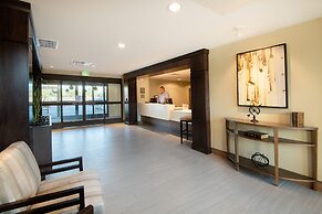 Staybridge Suites Scottsdale - Talking Stick by IHG