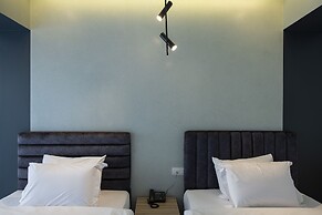 ZUR Studios & Suites