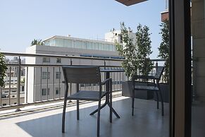 ZUR Studios & Suites