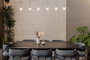 ZUR Studios & Suites