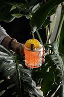 ZUR Studios & Suites