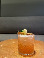 ZUR Studios & Suites