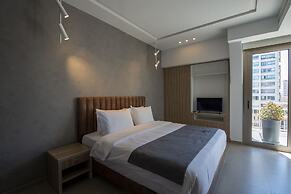 ZUR Studios & Suites