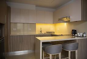 ZUR Studios & Suites