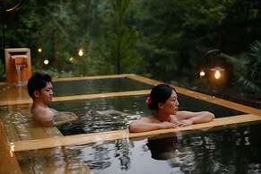 Yamanaka Spa Hanatsubaki