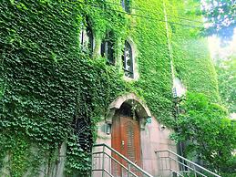 No.5 Chinese Vintage House