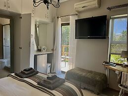 Wellington Country House