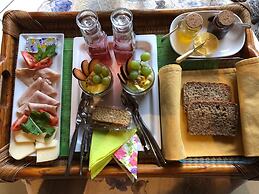 Wellington Country House