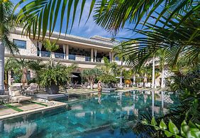 Royal River, Luxury Hotel - Adults Only