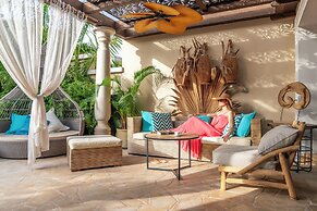 Royal River, Luxury Hotel - Adults Only