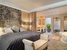 Royal River, Luxury Hotel - Adults Only