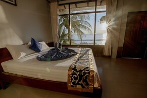 Lagoon Ngapali Beach Lodge