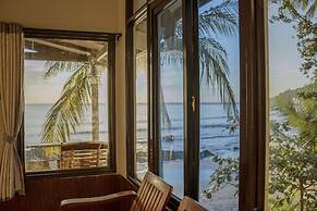 Lagoon Ngapali Beach Lodge