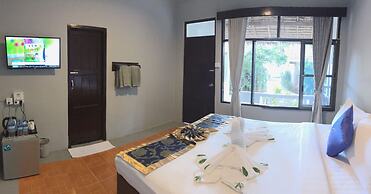 Lagoon Ngapali Beach Lodge