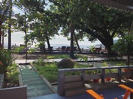 Lagoon Ngapali Beach Lodge