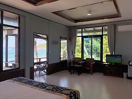 Lagoon Ngapali Beach Lodge