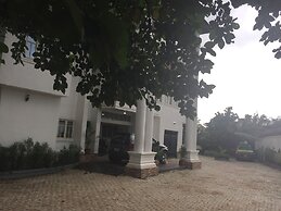 Amadi Villa