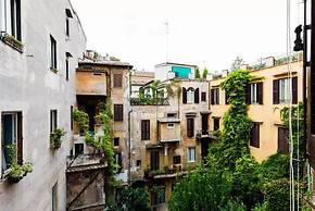 A World Aparts - Torre Argentina Apartments