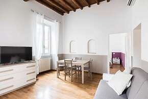 A World Aparts - Torre Argentina Apartments