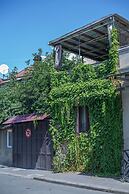 Veranda House on Samreklo 25