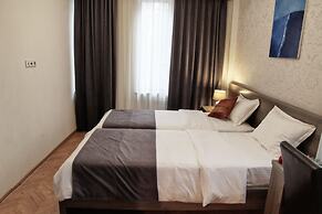 Hotel Four Brothers