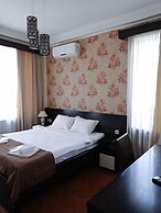 Hotel Four Brothers