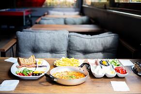 The Hera Suit Hotels