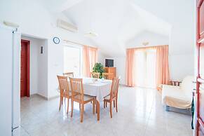 Apartments Ana & Bogdan