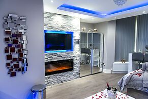 Aphrodite Suites