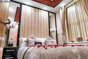 Aphrodite Suites