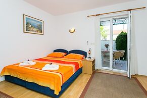 Apartments Miramare & Campara