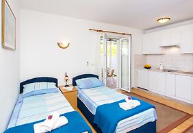 Apartments Miramare & Campara