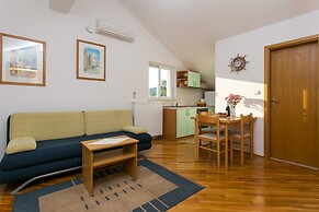 Apartments Miramare & Campara