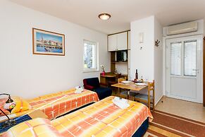 Apartments Miramare & Campara