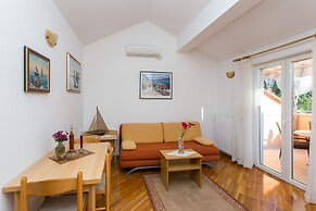 Apartments Miramare & Campara