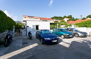 Apartments Miramare & Campara