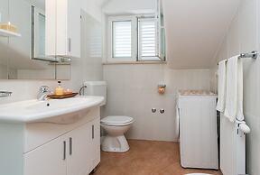 Apartments Miramare & Campara