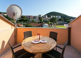 Apartments Miramare & Campara