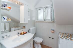 Apartments Miramare & Campara