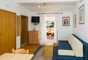 Apartments Miramare & Campara