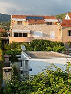 Apartments Miramare & Campara