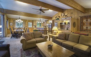 Scenic Wonders Arrow Lodge 4 Bedrooms