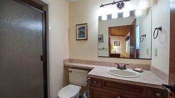 Scenic Wonders Bruin's Den 3 Bedrooms