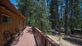 Scenic Wonders Evergreen Cabin 3 Bedroom