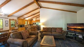 Scenic Wonders Evergreen Cabin 3 Bedroom