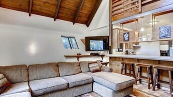 Scenic Wonders Yosemite Creekside Loft