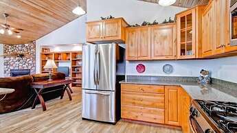 Scenic Wonders  Bear Den 5 Bedrooms